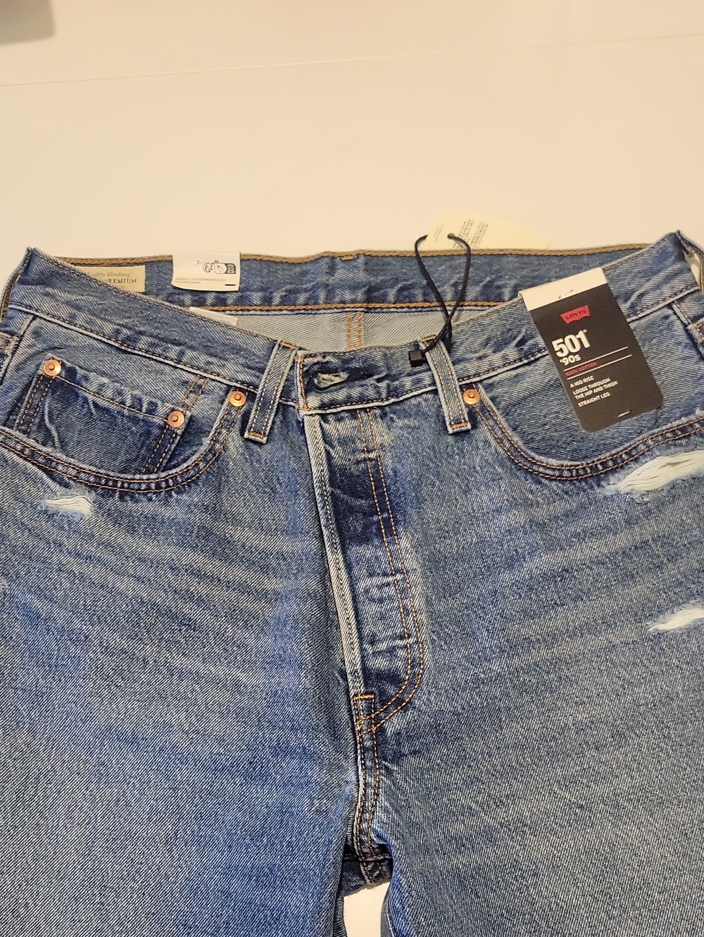 Levi's 501® 90s Straight Jeans in Medium Blue